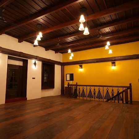 Hotel The Sunset Bay Fort Kochi Exterior foto